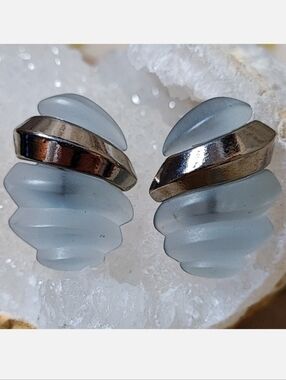 Lucite Molded Ribbed Matte Dusty Blue Silver Tone Clip On Earrings Vintage